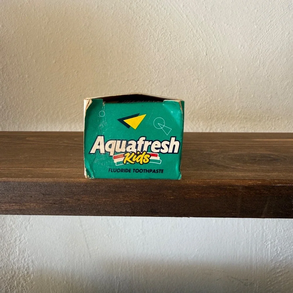 Vintage‎ Aquafresh Kids Toothpaste NOS 4.6 oz Bubblemint with Box HTF Prop Rare